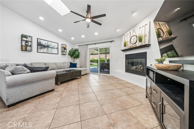 Detail Gallery Image 5 of 36 For 27920 Camp Plenty Rd, Canyon Country,  CA 91351 - 3 Beds | 2 Baths