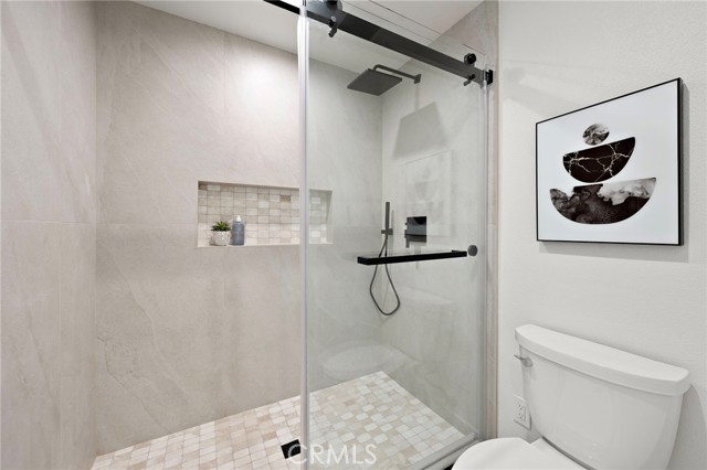 Detail Gallery Image 15 of 33 For 9441 Iolani Cir, Huntington Beach,  CA 92646 - 4 Beds | 2 Baths