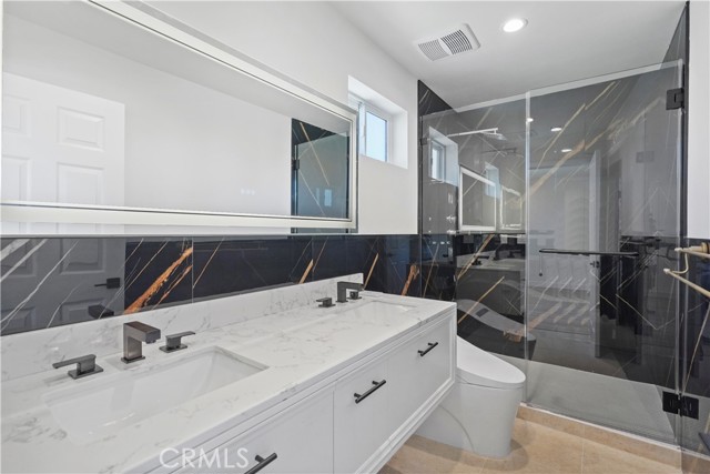 11647 N. Paso Robles Avenue, Granada Hills CA: https://media.crmls.org/medias/1028823a-546d-427d-9cb0-33cfe15fa06b.jpg