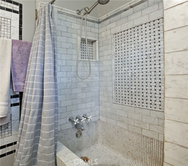 404 N Vinedo Avenue, Pasadena CA: https://media.crmls.org/medias/102893fd-e75a-495b-918e-4aab31f0e124.jpg