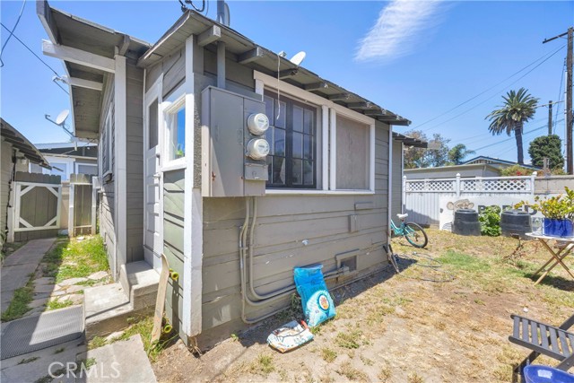 776 Stanley Avenue, Long Beach CA: https://media.crmls.org/medias/10294589-cd76-4552-a291-3df74f19efa5.jpg