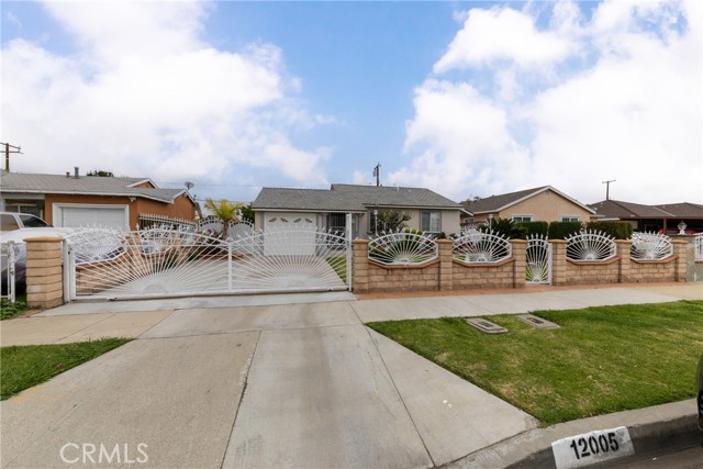 Detail Gallery Image 2 of 26 For 12005 Washington Bld, Whittier,  CA 90606 - 3 Beds | 1/1 Baths
