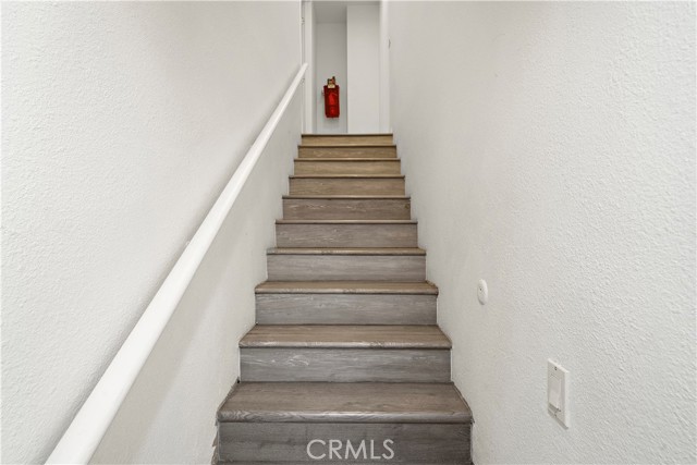 Detail Gallery Image 10 of 37 For 590 Traverse Dr, Costa Mesa,  CA 92626 - 4 Beds | 3 Baths