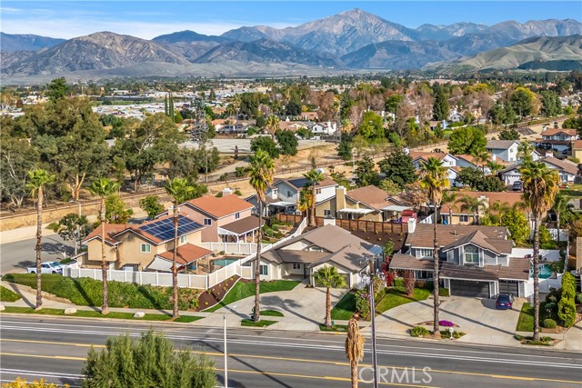 304 N Dearborn, Redlands CA: https://media.crmls.org/medias/102a0da5-7d06-4bd4-9d0b-55ef0055d997.jpg