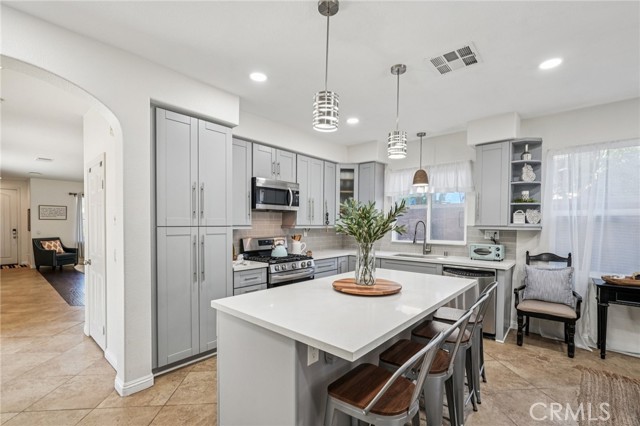 7919 Spring Hill Street, Chino CA: https://media.crmls.org/medias/102bf50f-c279-4d97-b7d7-527ac3ef424c.jpg