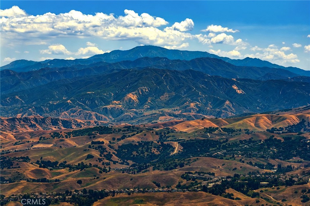 https://media.crmls.org/medias/102c0f5f-fd49-4a35-bf2e-1529dd725037.jpg?preset=X-Large