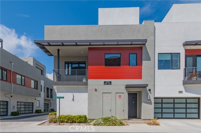 421 Transport, Tustin CA: https://media.crmls.org/medias/102c17de-86d3-4b05-9560-a8936165d612.jpg