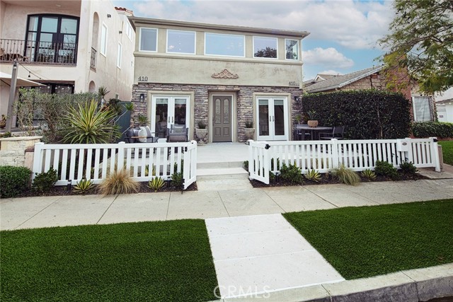 Detail Gallery Image 3 of 40 For 410 Acacia, Corona Del Mar,  CA 92625 - 2 Beds | 2 Baths