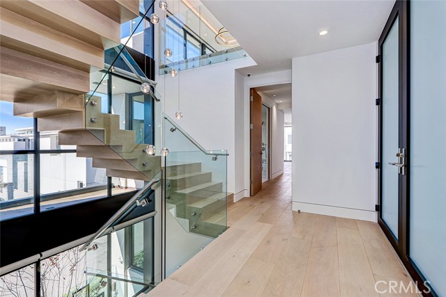 Detail Gallery Image 34 of 47 For 2016 Ocean, Manhattan Beach,  CA 90266 - 5 Beds | 5/2 Baths