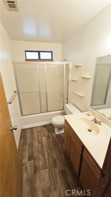 Detail Gallery Image 12 of 29 For 40985 174th, Lancaster,  CA 93535 - 2 Beds | 2 Baths