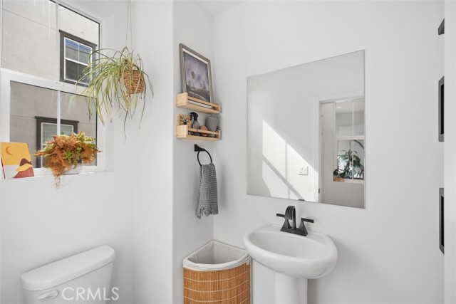 Detail Gallery Image 19 of 52 For 797 S Mosaic St, Anaheim,  CA 92805 - 3 Beds | 2/1 Baths