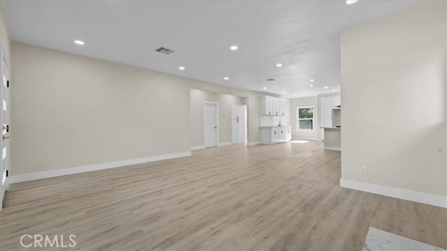 Detail Gallery Image 5 of 19 For 3958 4th, Riverside,  CA 92501 - 2 Beds | 1 Baths