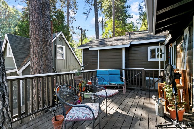 22864 Alder Lane, Crestline CA: https://media.crmls.org/medias/102f49af-edda-4c8f-885d-767978a888d6.jpg