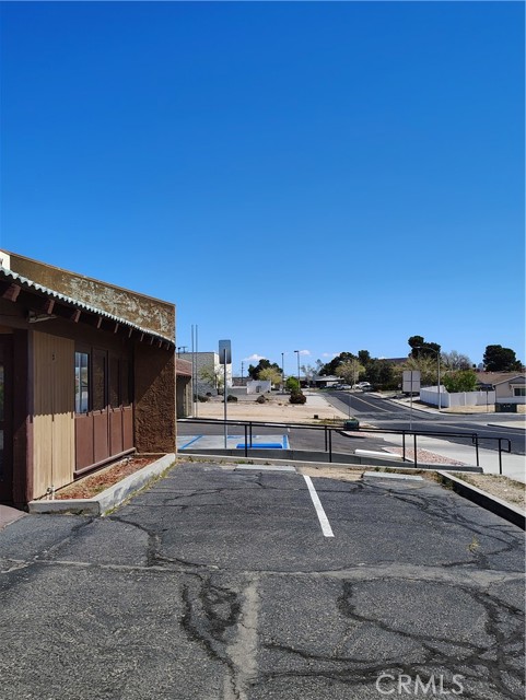 14368 St Andrews Drive, Victorville, California 92395, ,Commercial Lease,For Rent,14368 St Andrews Drive,CRHD25073720
