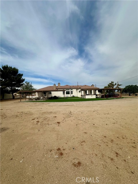 42500 20th Street West, Lancaster CA: https://media.crmls.org/medias/102f7f3b-2e7f-459b-97d2-af84dcfe7fbc.jpg