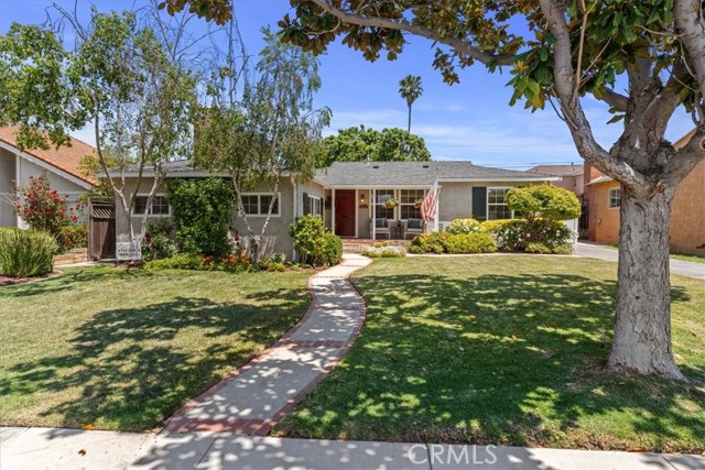 Detail Gallery Image 1 of 37 For 8212 Reading Ave, Los Angeles,  CA 90045 - 3 Beds | 1/1 Baths