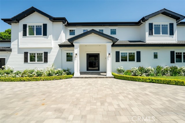 20701 Dumont Street, Woodland Hills CA: https://media.crmls.org/medias/1030e7ac-9ce4-485f-9372-1bab6e615ff0.jpg