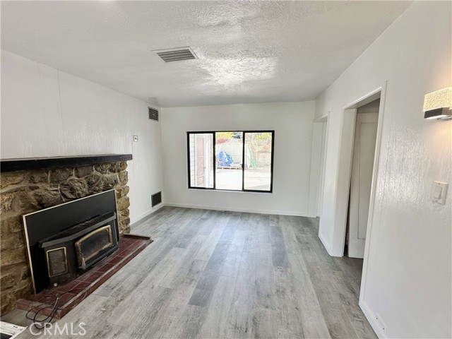 Detail Gallery Image 9 of 23 For 3724 3724 Encino Trl, Frazier Park,  CA 93225 - 4 Beds | 2/1 Baths