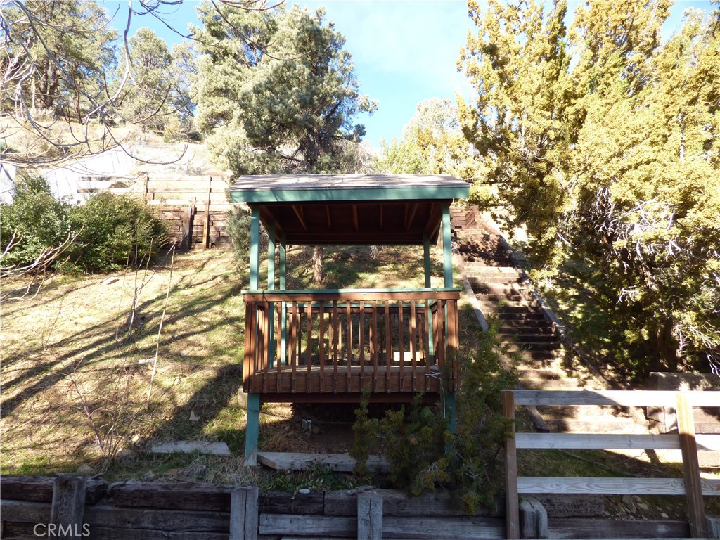 https://media.crmls.org/medias/10315fef-edc4-4f73-a853-679731a4c631.jpg?preset=X-Large