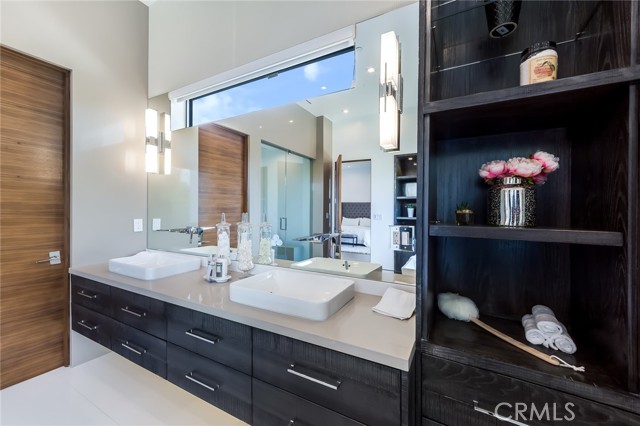 12732 Hortense Street, Studio City CA: https://media.crmls.org/medias/1032765f-90ff-43fd-80a3-376d8346db14.jpg