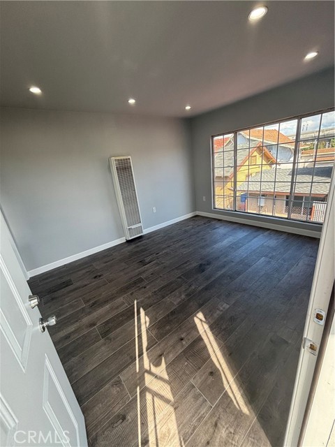 Detail Gallery Image 11 of 11 For 426 W 51st, Los Angeles,  CA 90037 - 1 Beds | 1 Baths