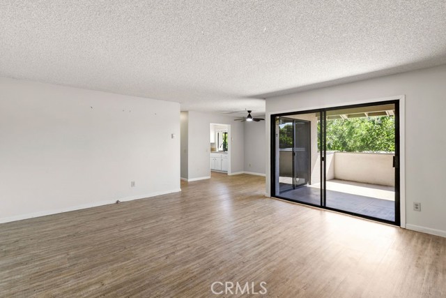 Detail Gallery Image 8 of 25 For 8633 Portola Ct 17e,  Huntington Beach,  CA 92646 - 2 Beds | 2 Baths