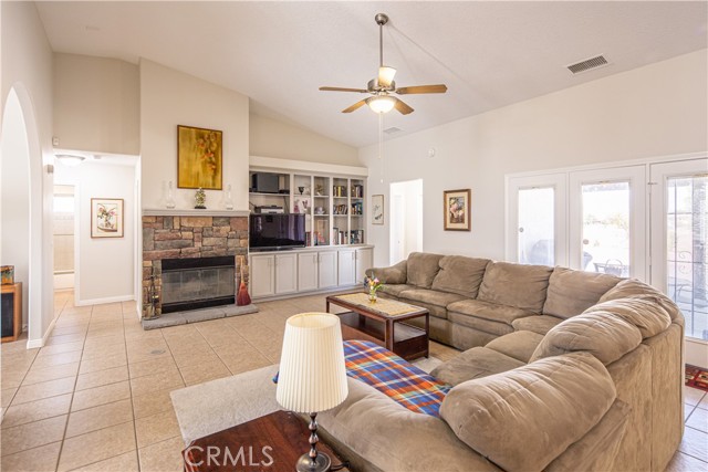 Detail Gallery Image 21 of 75 For 11123 Hickory Ave, Hesperia,  CA 92345 - 4 Beds | 2/1 Baths