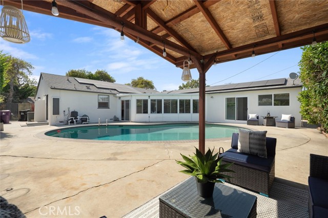 2370 Argonne Avenue, Long Beach CA: https://media.crmls.org/medias/10345618-a661-4557-aa9e-4e80978db809.jpg