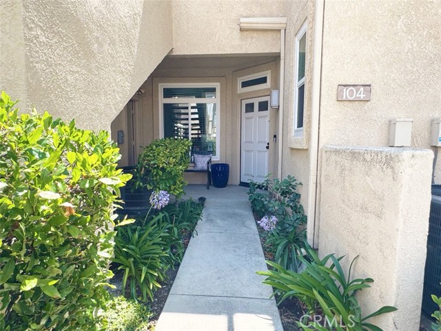 1151 San Nicholas Court, Corona CA: https://media.crmls.org/medias/1034eb37-8f51-4b37-8aef-89f1820ccbc5.jpg