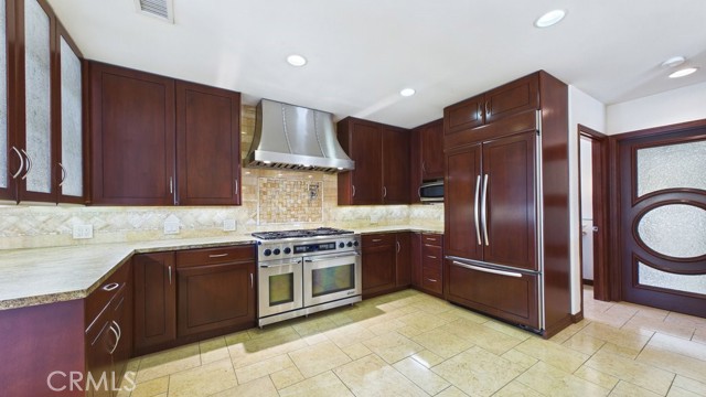 Detail Gallery Image 16 of 62 For 165 Cumberland Rd, Glendale,  CA 91202 - 3 Beds | 2/1 Baths