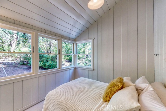 Detail Gallery Image 15 of 43 For 689 Burnt Mill Rd, Lake Arrowhead,  CA 92352 - 3 Beds | 1 Baths