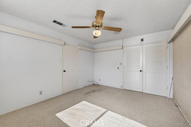 Detail Gallery Image 35 of 74 For 5867 E Club View, Fresno,  CA 93727 - 4 Beds | 2/1 Baths