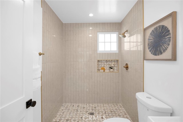 3306 San Anseline Avenue, Long Beach CA: https://media.crmls.org/medias/103607b8-cce5-45f7-9408-d179d10a3097.jpg