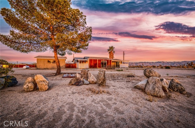 Detail Gallery Image 3 of 74 For 2953 Border Ave, Joshua Tree,  CA 92252 - 3 Beds | 2 Baths