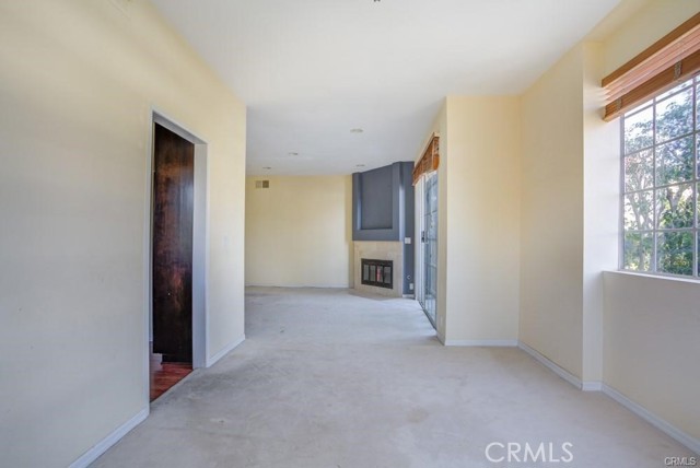 Detail Gallery Image 15 of 35 For 1601 Hilts Ave #3,  Los Angeles,  CA 90024 - 2 Beds | 2/1 Baths