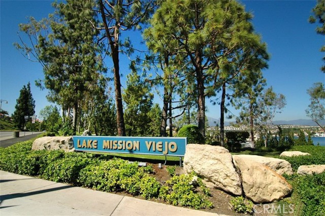 23375 La Crescenta, Mission Viejo CA: https://media.crmls.org/medias/1036ee15-b916-4c12-9a49-e781d1cb11d0.jpg