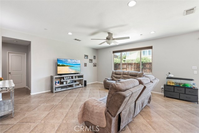 Detail Gallery Image 9 of 35 For 29364 Bouris Dr, Menifee,  CA 92584 - 5 Beds | 3 Baths