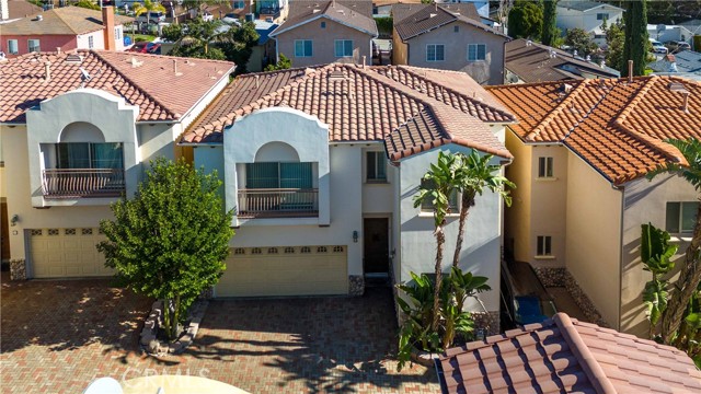 Detail Gallery Image 2 of 69 For 6920 Valmont #5,  Tujunga,  CA 91042 - 4 Beds | 3 Baths