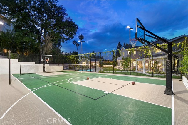 Detail Gallery Image 14 of 56 For 4509 Noeline Ave, Encino,  CA 91436 - 6 Beds | 6/1 Baths