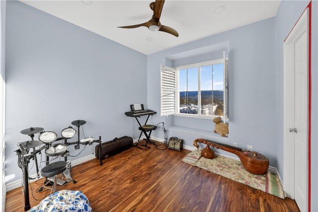 Detail Gallery Image 23 of 33 For 24332 Lorenzo, Valencia,  CA 91355 - 3 Beds | 3 Baths