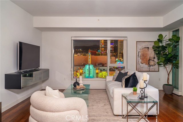 Detail Gallery Image 8 of 25 For 6250 Hollywood Blvd 7g,  Hollywood,  CA 90028 - 2 Beds | 3 Baths