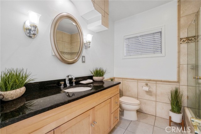 Detail Gallery Image 32 of 59 For 19120 Hartland St, Reseda,  CA 91335 - 5 Beds | 3 Baths