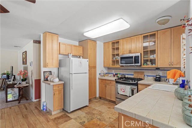 1633 W Ontario Avenue, Corona CA: https://media.crmls.org/medias/103b42b9-4d08-4b96-a52a-30589f8b5ebf.jpg