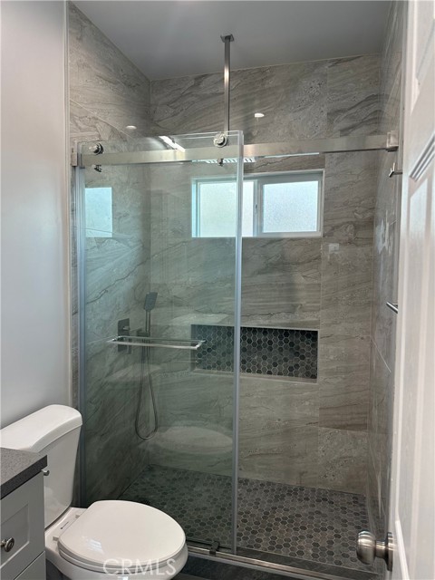 Detail Gallery Image 12 of 22 For 15522 Tupper St, North Hills,  CA 91343 - 2 Beds | 2 Baths