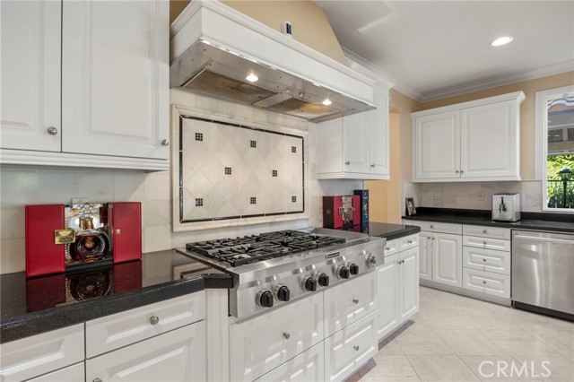 Detail Gallery Image 7 of 45 For 1009 Newhall Ter, Brea,  CA 92821 - 5 Beds | 5/1 Baths