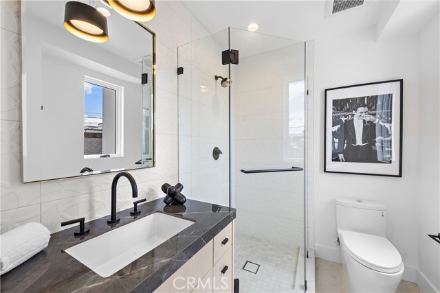 Detail Gallery Image 23 of 28 For 602 Iris Ave, Corona Del Mar,  CA 92625 - 3 Beds | 3/2 Baths