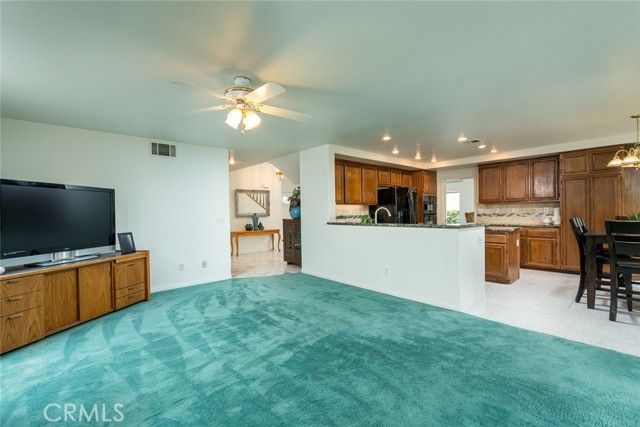 Detail Gallery Image 15 of 49 For 21714 Agajanian Ln, Saugus,  CA 91350 - 4 Beds | 3 Baths