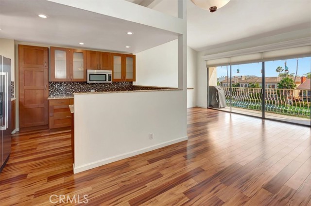 4637 Park Drive, Carlsbad CA: https://media.crmls.org/medias/103df17c-9f39-4b3e-89dc-e13be6687c92.jpg