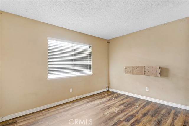 Detail Gallery Image 6 of 8 For 10037 Salina St, Rancho Cucamonga,  CA 91730 - 4 Beds | 2/1 Baths