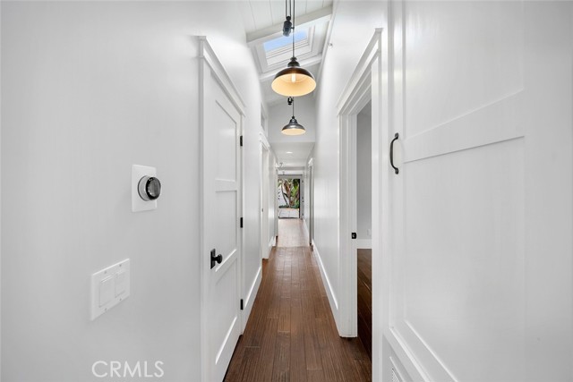 411 Poplar Street, Laguna Beach CA: https://media.crmls.org/medias/103e8dbe-b39b-4559-9866-db0d62c7335d.jpg